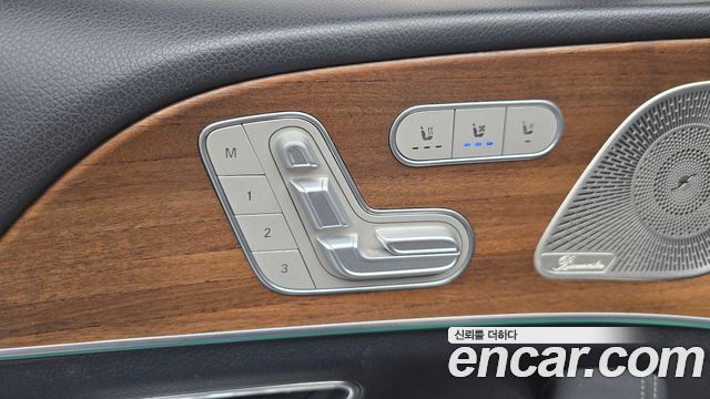 Mercedes-Benz GLE-Class 2021 — photo 29