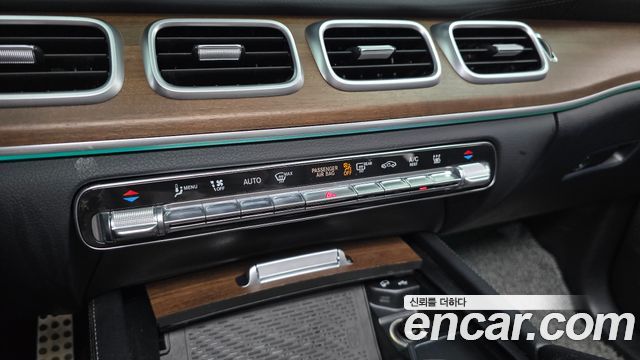 Mercedes-Benz GLE-Class 2021 — photo 33