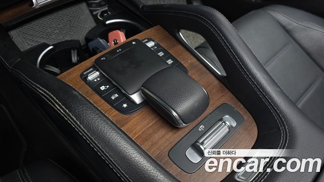 Mercedes-Benz GLE-Class 2021 — photo 34