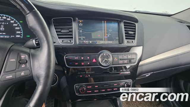 Kia K7 2016 — photo 13