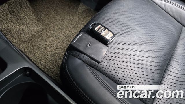 Kia K7 2016 — photo 16