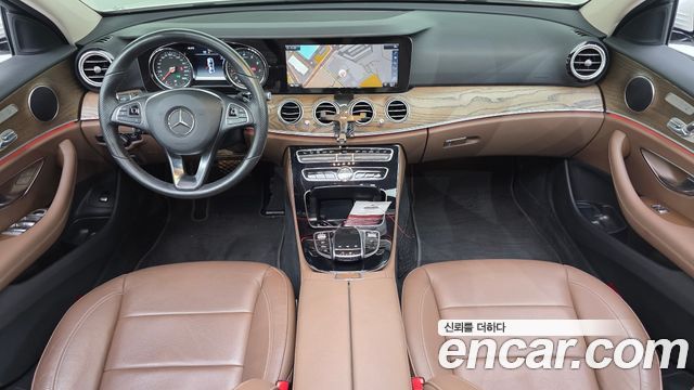 Mercedes-Benz E-Class 2018 — photo 7