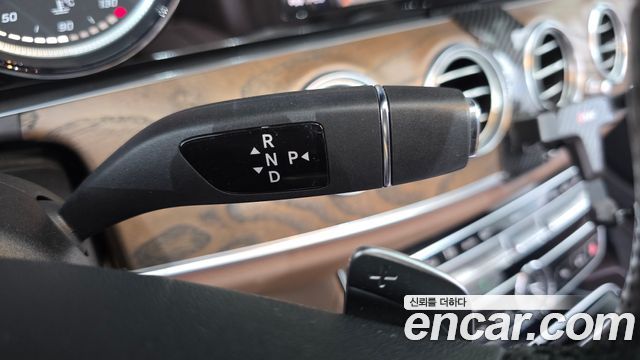 Mercedes-Benz E-Class 2018 — photo 9