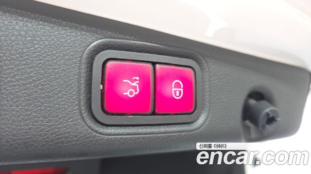 Mercedes-Benz E-Class 2018 — photo 15