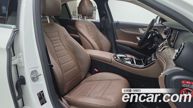 Mercedes-Benz E-Class 2018 — photo 18