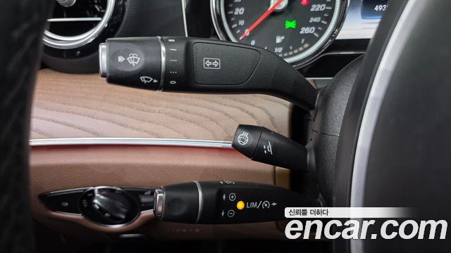 Mercedes-Benz E-Class 2018 — photo 20