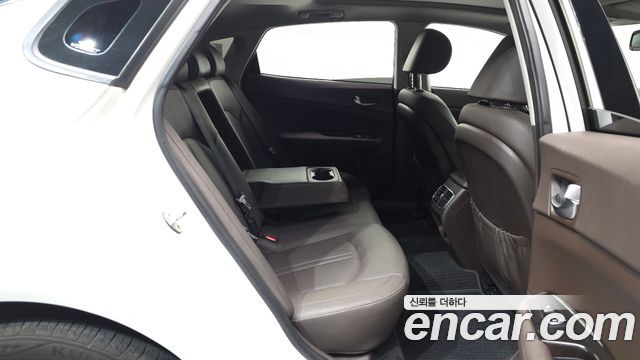 Kia K5 2019 — photo 17
