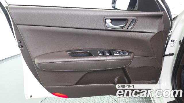 Kia K5 2019 — photo 14