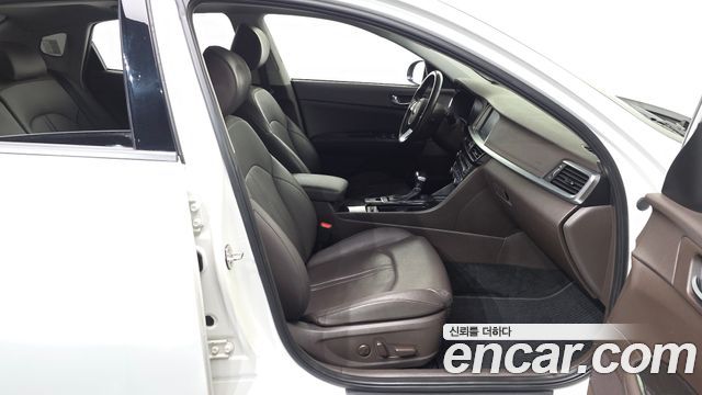 Kia K5 2019 — photo 16