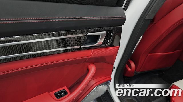 Porsche Panamera 2021 — photo 35