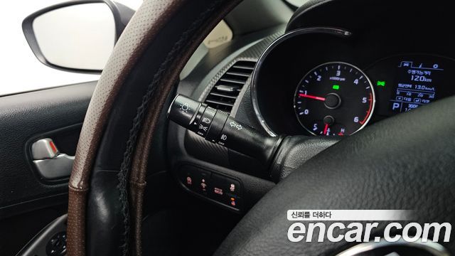 Kia K3 2014 — photo 23
