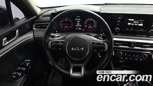 Kia K5 2023 — photo 19