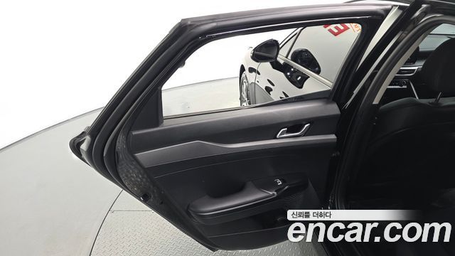 Kia K5 2023 — photo 15