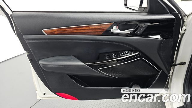 Kia K7 2017 — photo 14