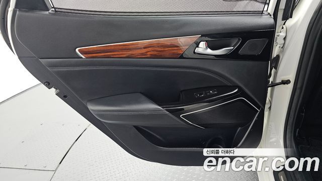 Kia K7 2017 — photo 15
