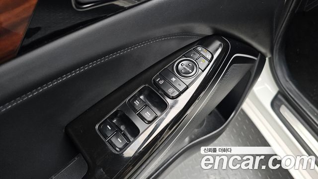 Kia K7 2017 — photo 27