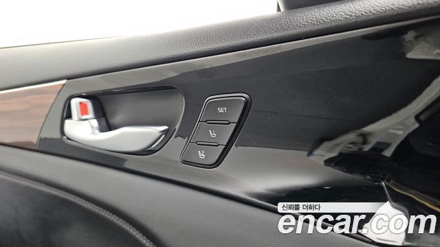 Kia K7 2017 — photo 31