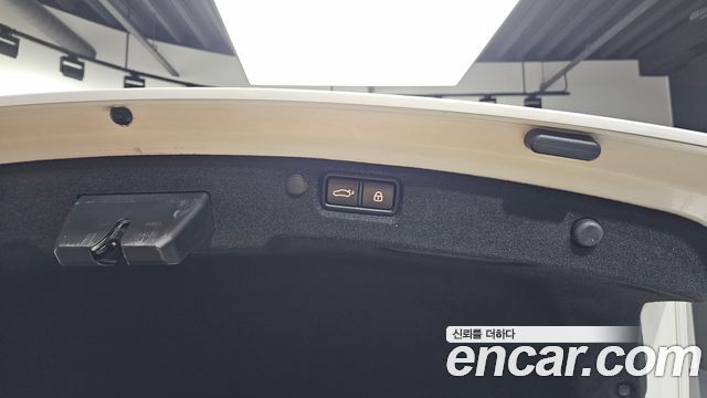 Kia K7 2017 — photo 35