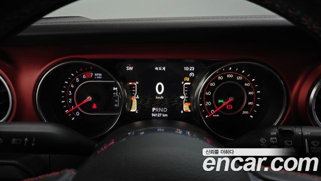 Jeep Wrangler 2019 — photo 11