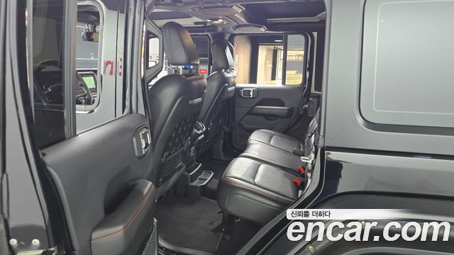 Jeep Wrangler 2019 — photo 17