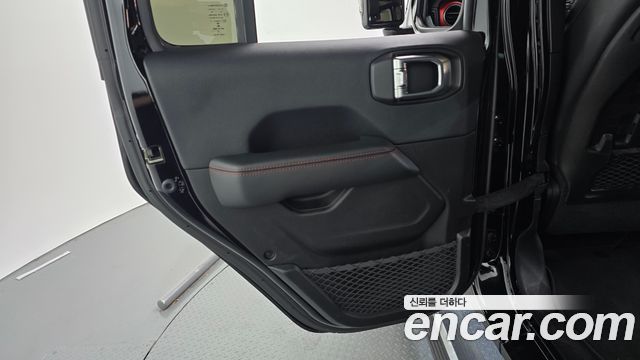 Jeep Wrangler 2019 — photo 15