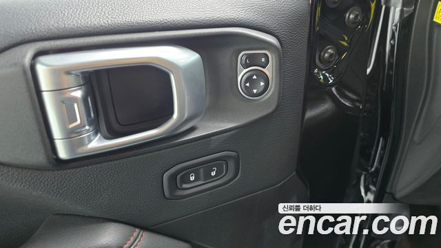 Jeep Wrangler 2019 — photo 27
