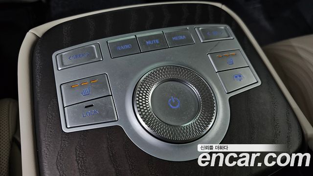 Genesis G80 2022 — photo 19