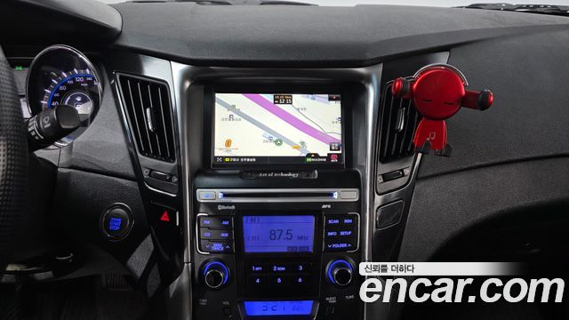 Hyundai Sonata 2012 — photo 16