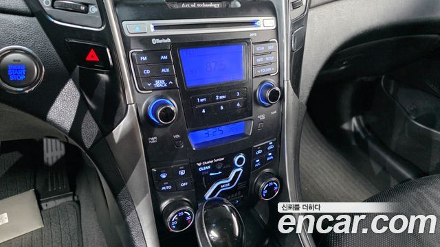 Hyundai Sonata 2012 — photo 17