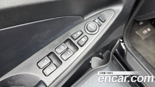 Hyundai Sonata 2012 — photo 18