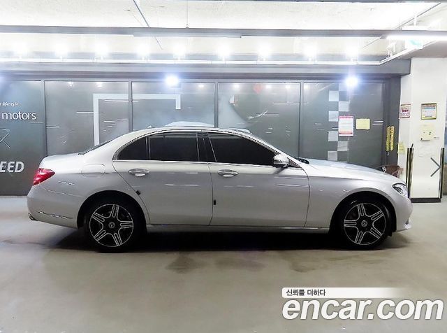 Mercedes-Benz E-Class 2019 — photo 3