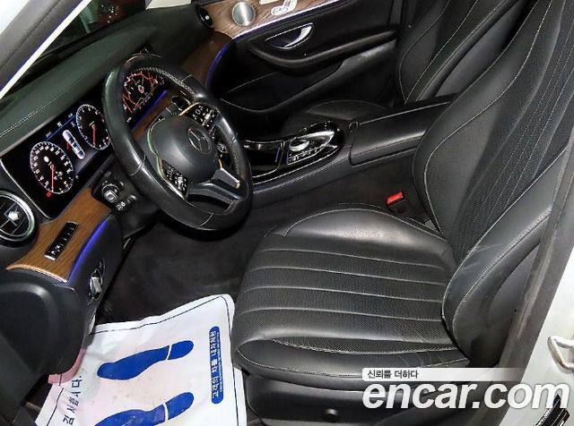 Mercedes-Benz E-Class 2019 — photo 6