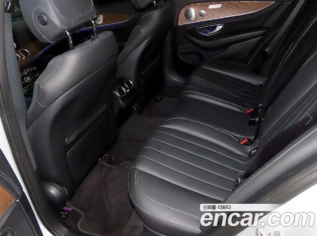 Mercedes-Benz E-Class 2019 — photo 7