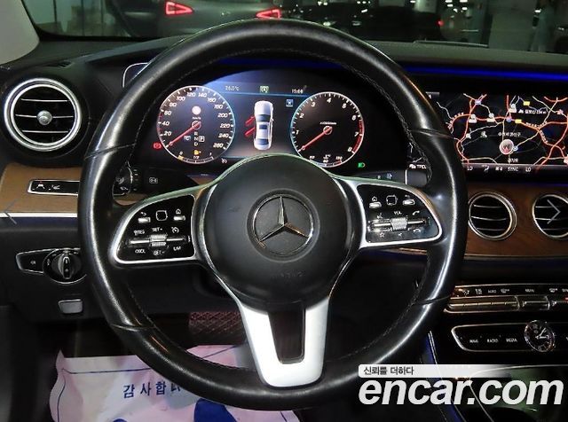 Mercedes-Benz E-Class 2019 — photo 8