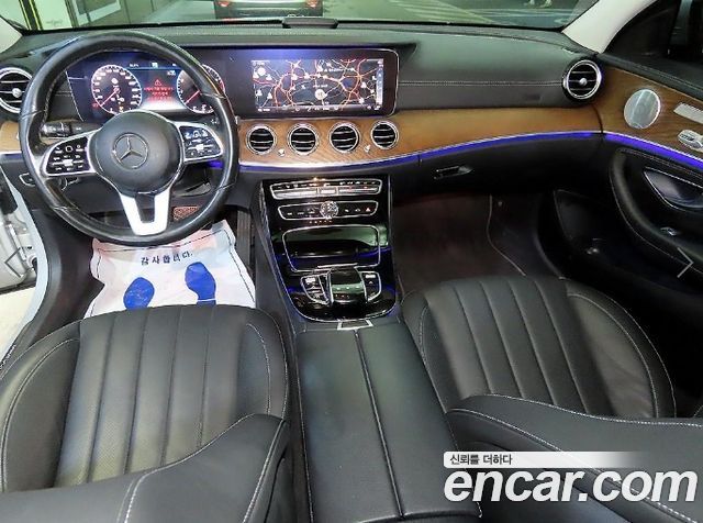 Mercedes-Benz E-Class 2019 — photo 10