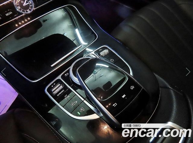 Mercedes-Benz E-Class 2019 — photo 13
