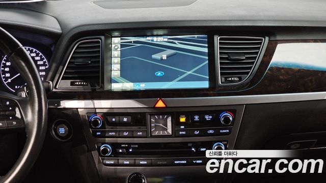 Hyundai Genesis 2016 — photo 19