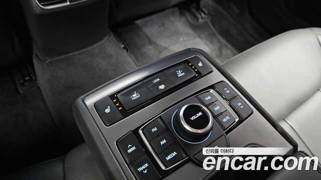 Hyundai Genesis 2016 — photo 29