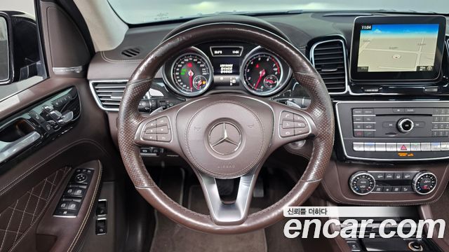 Mercedes-Benz GLS-Class 2017 — photo 19