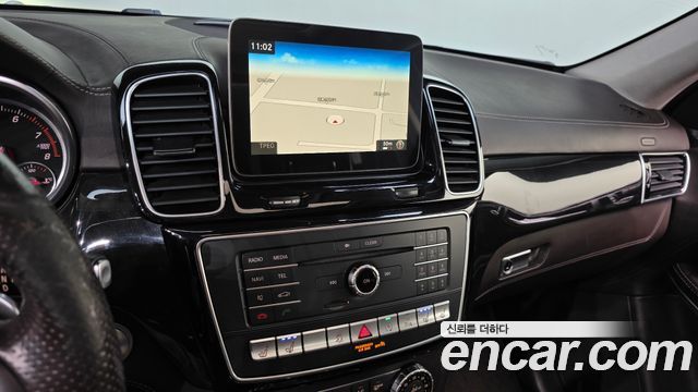 Mercedes-Benz GLS-Class 2017 — photo 21