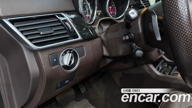 Mercedes-Benz GLS-Class 2017 — photo 24