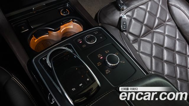 Mercedes-Benz GLS-Class 2017 — photo 25