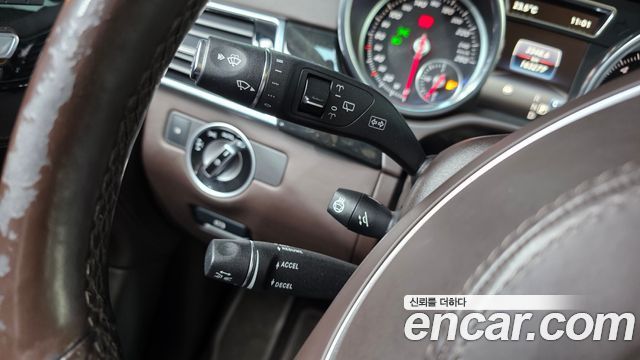 Mercedes-Benz GLS-Class 2017 — photo 27