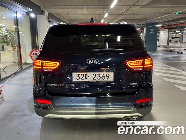 Kia Sorento 2018 — photo 4