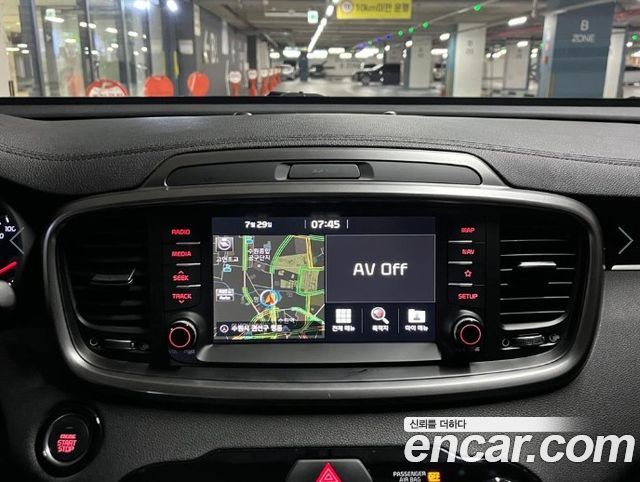 Kia Sorento 2018 — photo 10