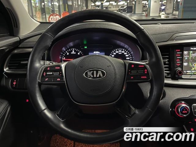 Kia Sorento 2018 — photo 12