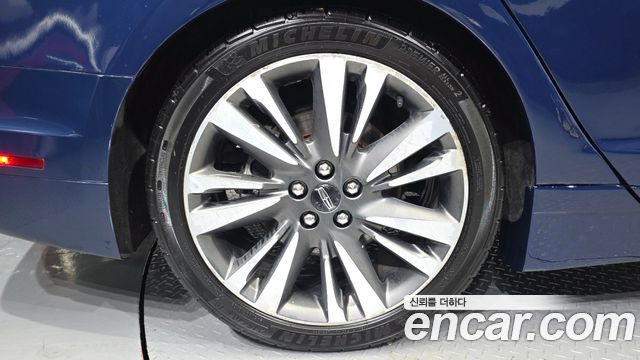Lincoln MKZ 2019 — photo 5