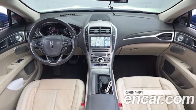 Lincoln MKZ 2019 — photo 10