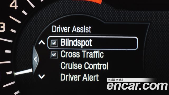 Lincoln MKZ 2019 — photo 25