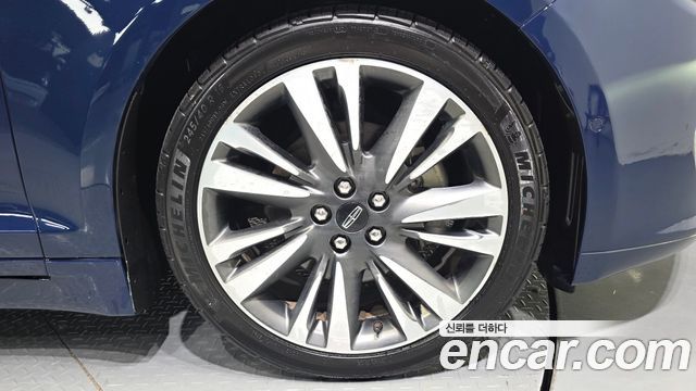 Lincoln MKZ 2019 — photo 7